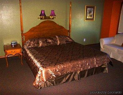 Hilltop Denver Inn